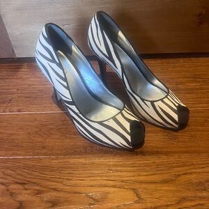 Guess Black and White Zebra Heels